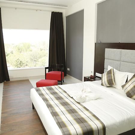 Silver Estate Resort Tikamgarh Ngoại thất bức ảnh