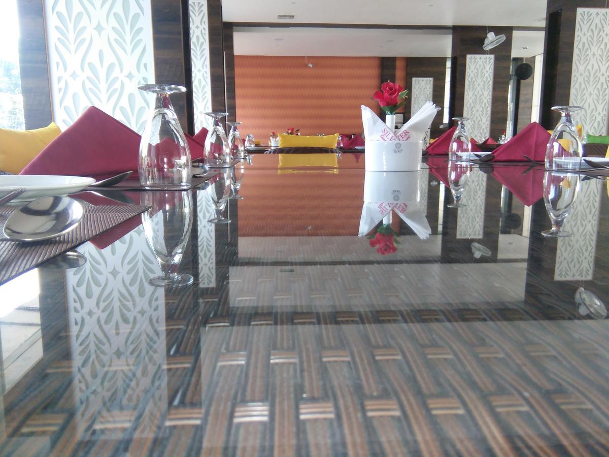 Silver Estate Resort Tikamgarh Ngoại thất bức ảnh