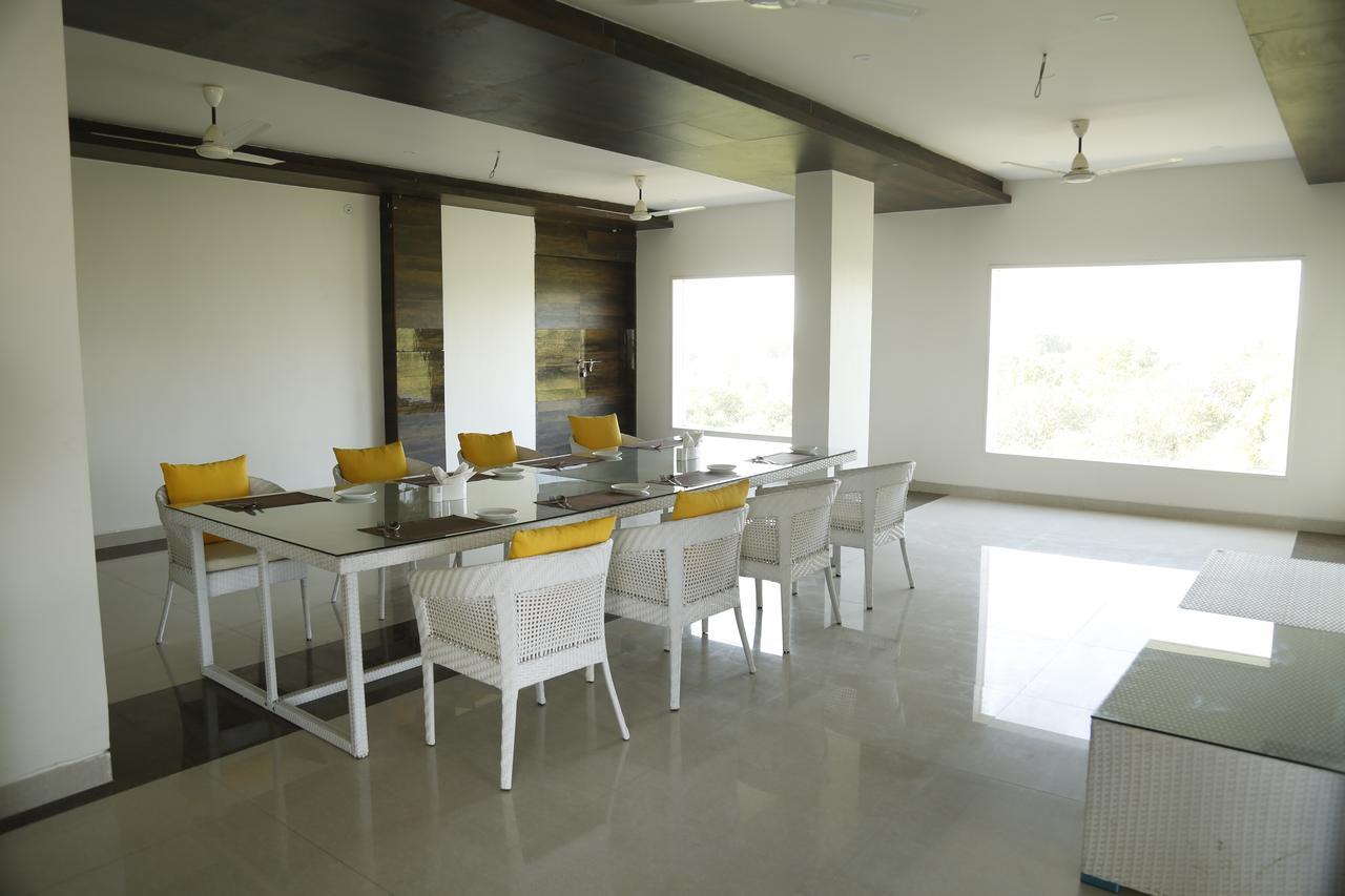 Silver Estate Resort Tikamgarh Ngoại thất bức ảnh
